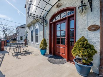 211 Laurelton Boulevard