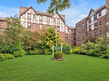 160-15 Powells  Cove Boulevard