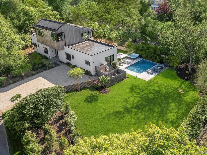 29 Monroe Drive, Montauk NY 11954