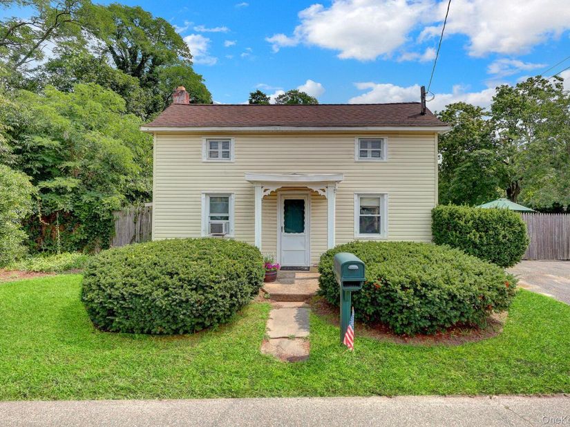 1315 Coates Avenue, Holbrook NY 11741