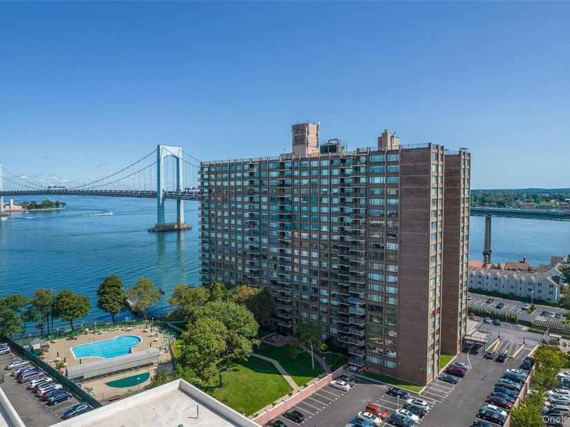 166-25 Powells Cove Boulevard 18C, Beechhurst NY 11357