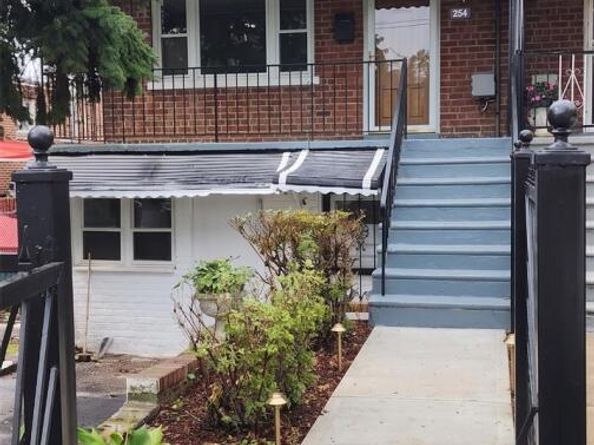 954 E 212th Street, Bronx NY 10469