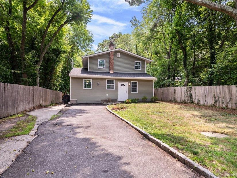 1241 Connetquot Avenue, Central Islip NY 11722