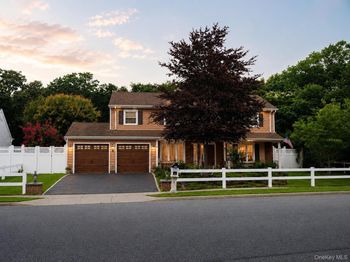 8 Singingwood Drive