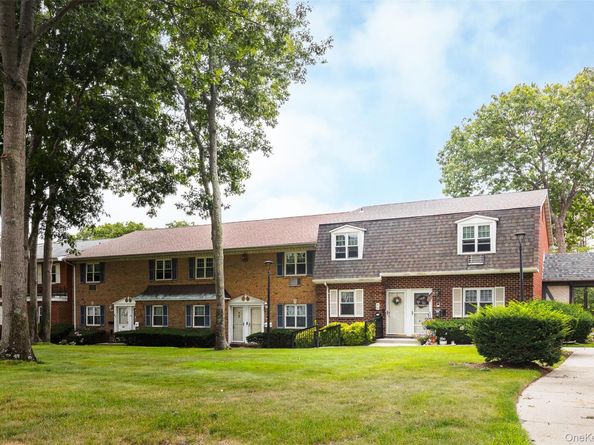 11 Glen Hollow Drive D46, Holtsville NY 11742