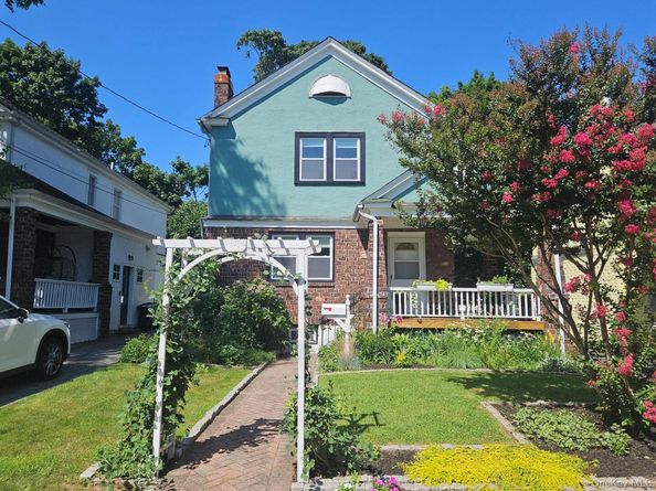 48 Hillview Avenue, Port Washington NY 11050