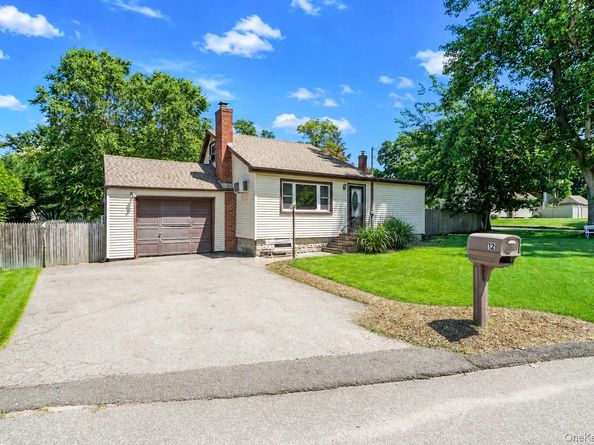 12 Sycamore Road, Rocky Point NY 11778