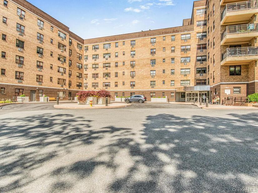 505 Central Avenue 305, White Plains NY 10606