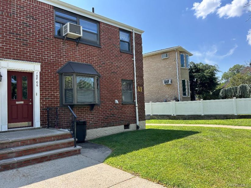 158 06 Cross Island Parkway 62, Whitestone NY 11357