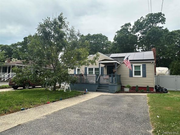30 Robinwood Street, Mastic NY 11950