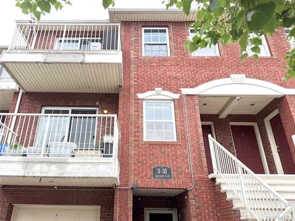 3-31 Endeavor Place B, College Point NY 11356