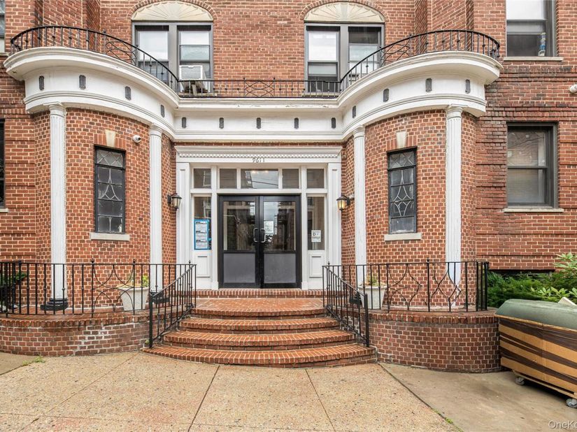 96-11 65th Road Prof A, Rego Park NY 11374