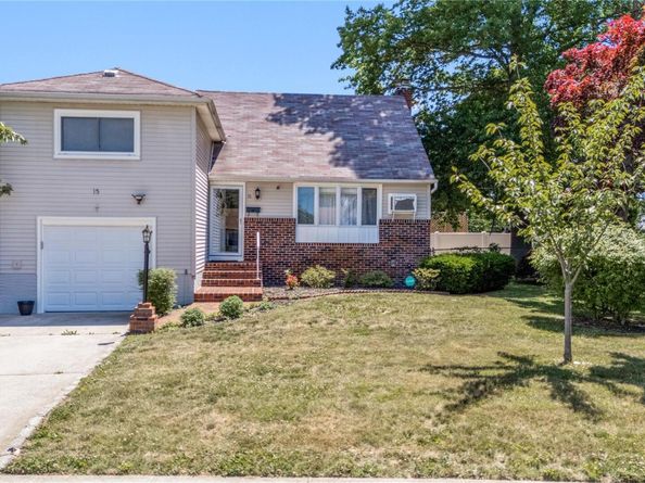 15 Ford Drive W, Massapequa NY 11758