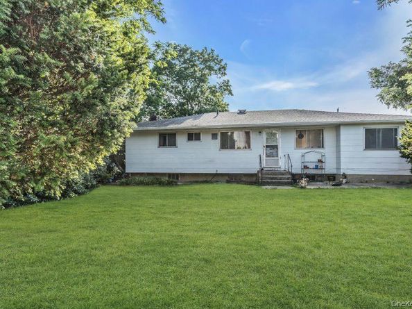 61 Redwood Lane, Massapequa Park NY 11762
