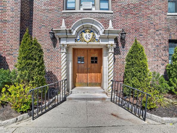 42 Pondfield Road W 4F, Bronxville NY 10708