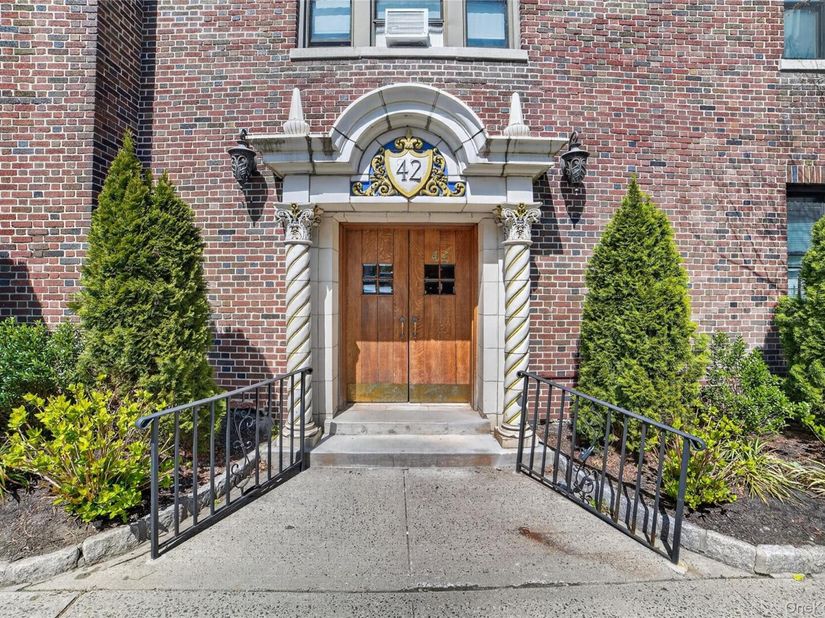 42 Pondfield Road W 4F, Bronxville NY 10708