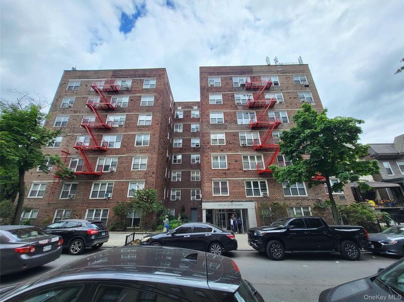 3176 Decatur Avenue 6H, Bronx NY 10467