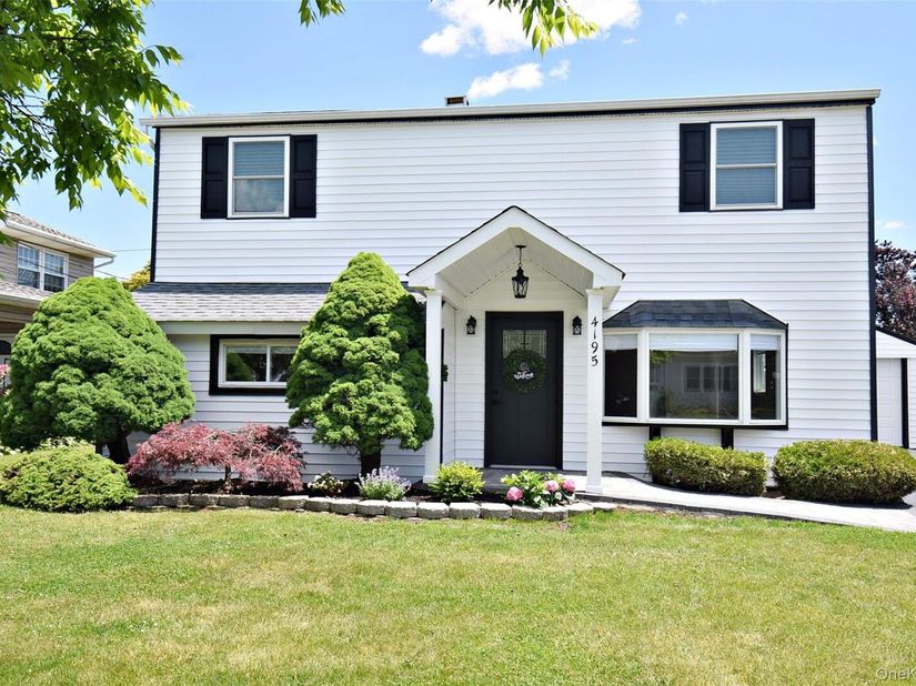4195 Florence Road, Bethpage NY 11714