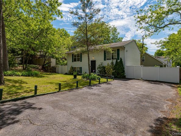34 Robert Street, Mastic NY 11950