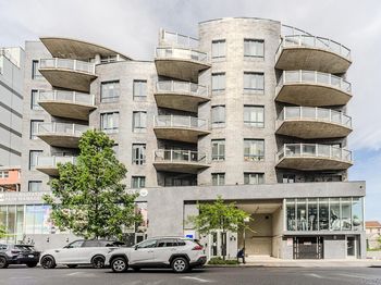 37 W End Avenue
