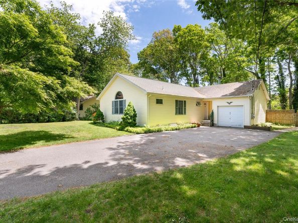 47 Suffolk Road, Hampton Bays NY 11946