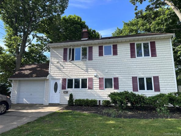 120 Ball Park Lane, Hicksville NY 11801