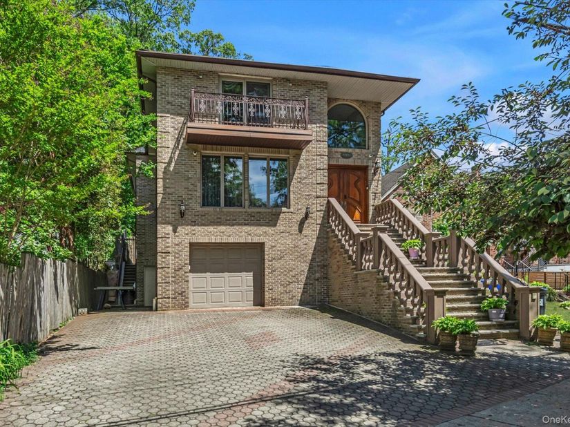 18042 Aberdeen Road, Jamaica NY 11432