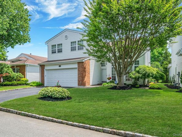 15 Hamlet Drive, Commack NY 11725