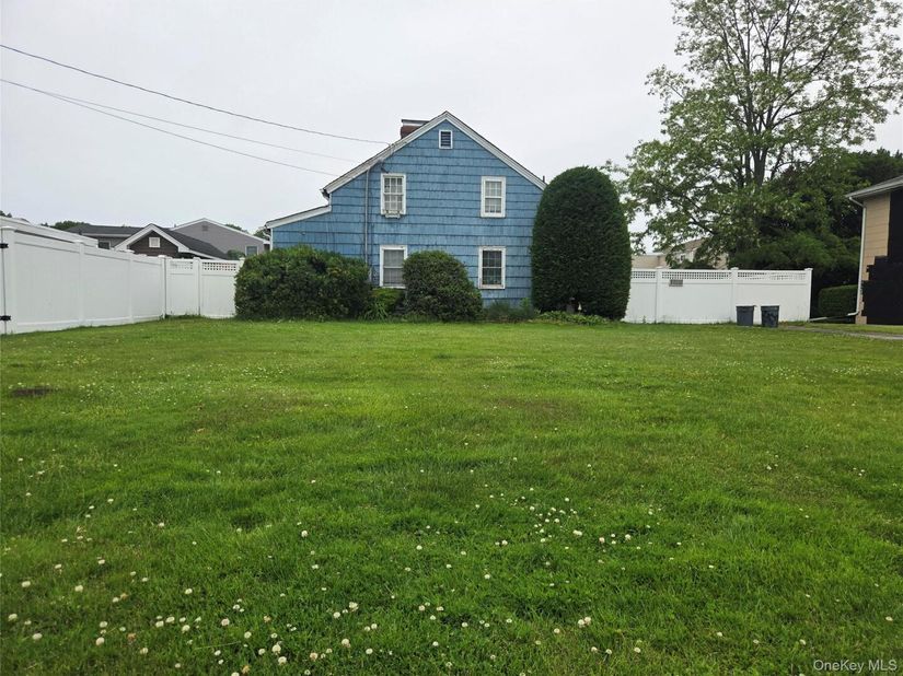 107 Eden Avenue, Massapequa Park NY 11762