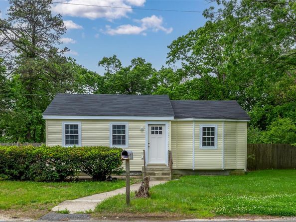 47 Lake Drive, Wyandanch NY 11798