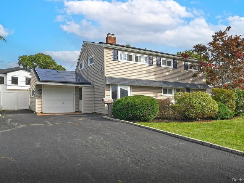 139 Horn Lane, Levittown NY 11756