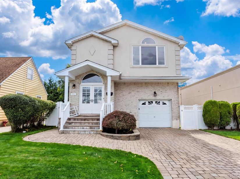 1079 Van Buren Avenue, Franklin Square NY 11010