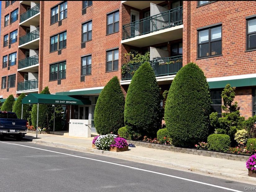 333 E Broadway 2D, Long Beach NY 11561