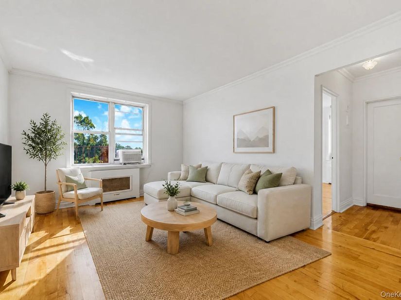 39-30 52nd Street 6F, Woodside NY 11377