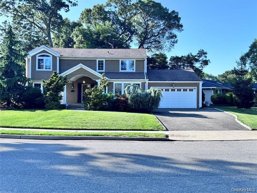 35 Moss Lane, Jericho NY 11753