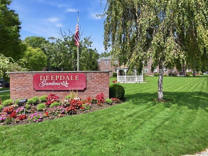 25502 61st Avenue 3902, Little Neck NY 11362