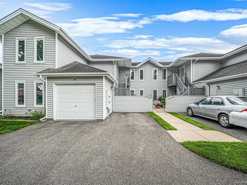 704 Fenway Road, Saint James NY 11780