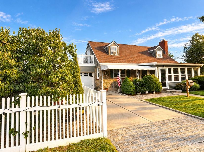 630 9th Street, Garden City South NY 11552