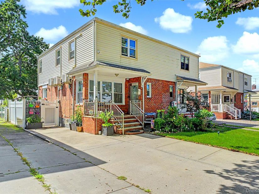 5310 206th Street, Oakland Gardens NY 11364