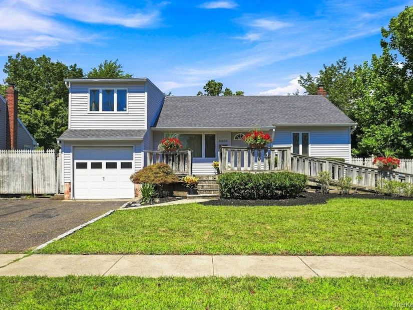 3905 Clove Court, Seaford NY 11783