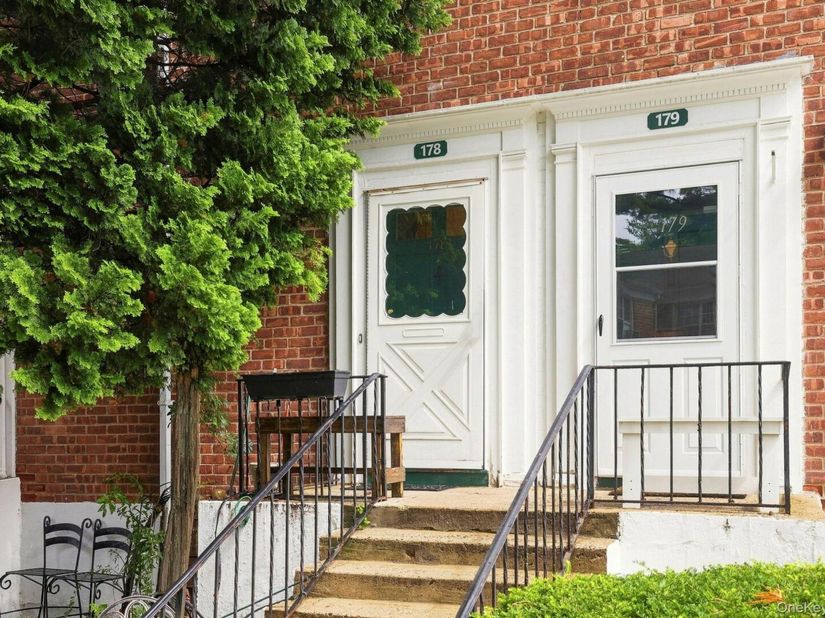 27 Fieldstone Drive 178, Hartsdale NY 10530