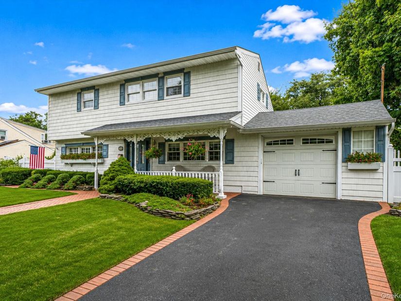 69 Pilcher Street, Babylon NY 11702