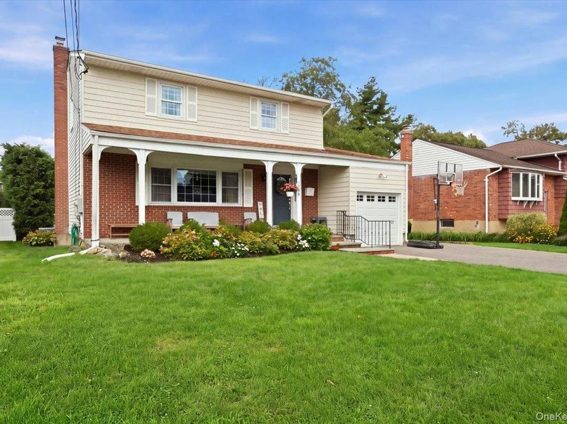 1798 Hannington Avenue, Wantagh NY 11793
