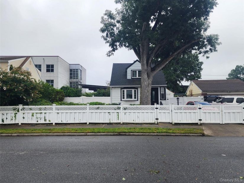 5 Konig Court, Roosevelt NY 11575