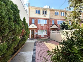 6542 Metropolitan Avenue