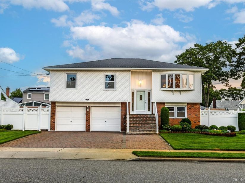 93 Toronto Avenue, Massapequa NY 11758