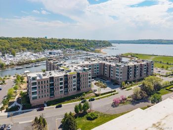 100 Garvies Point Road