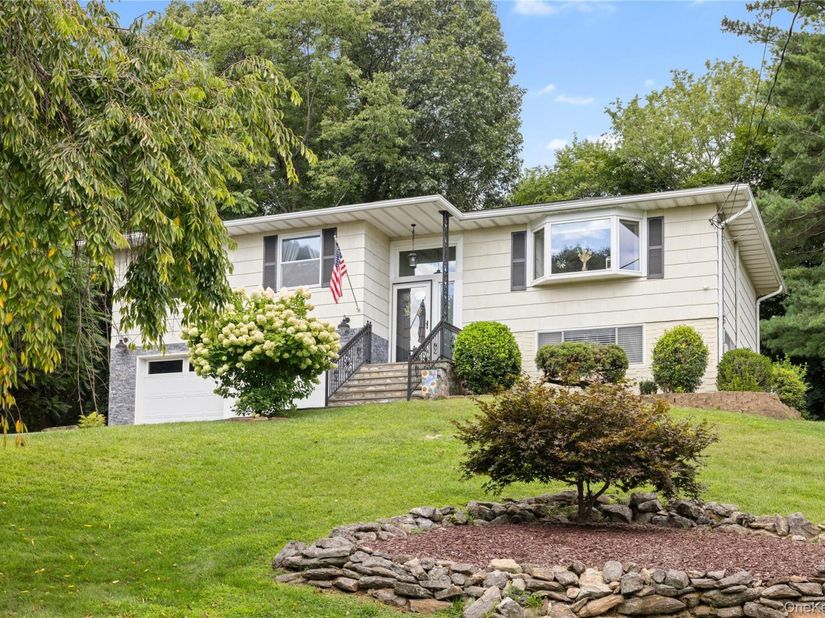 6 Reeback Drive, Ossining NY 10562