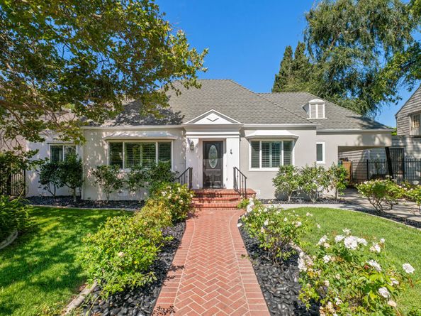 4547 Ledge Avenue, Toluca Lake CA 91602
