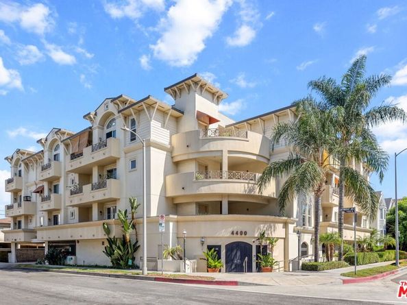 4400 Cartwright Avenue 102, North Hollywood CA 91602
